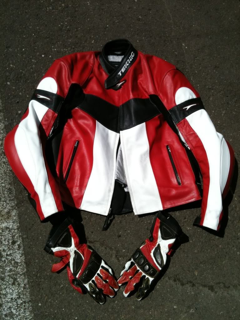 Teknic Lightning Leather Jacket Size 46, Chicane Gloves L - SuperHawk Forum